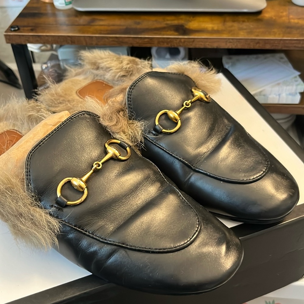⭐️ Gucci Princetown Fur Slides. ⭐️ Authentic Pre-Loved